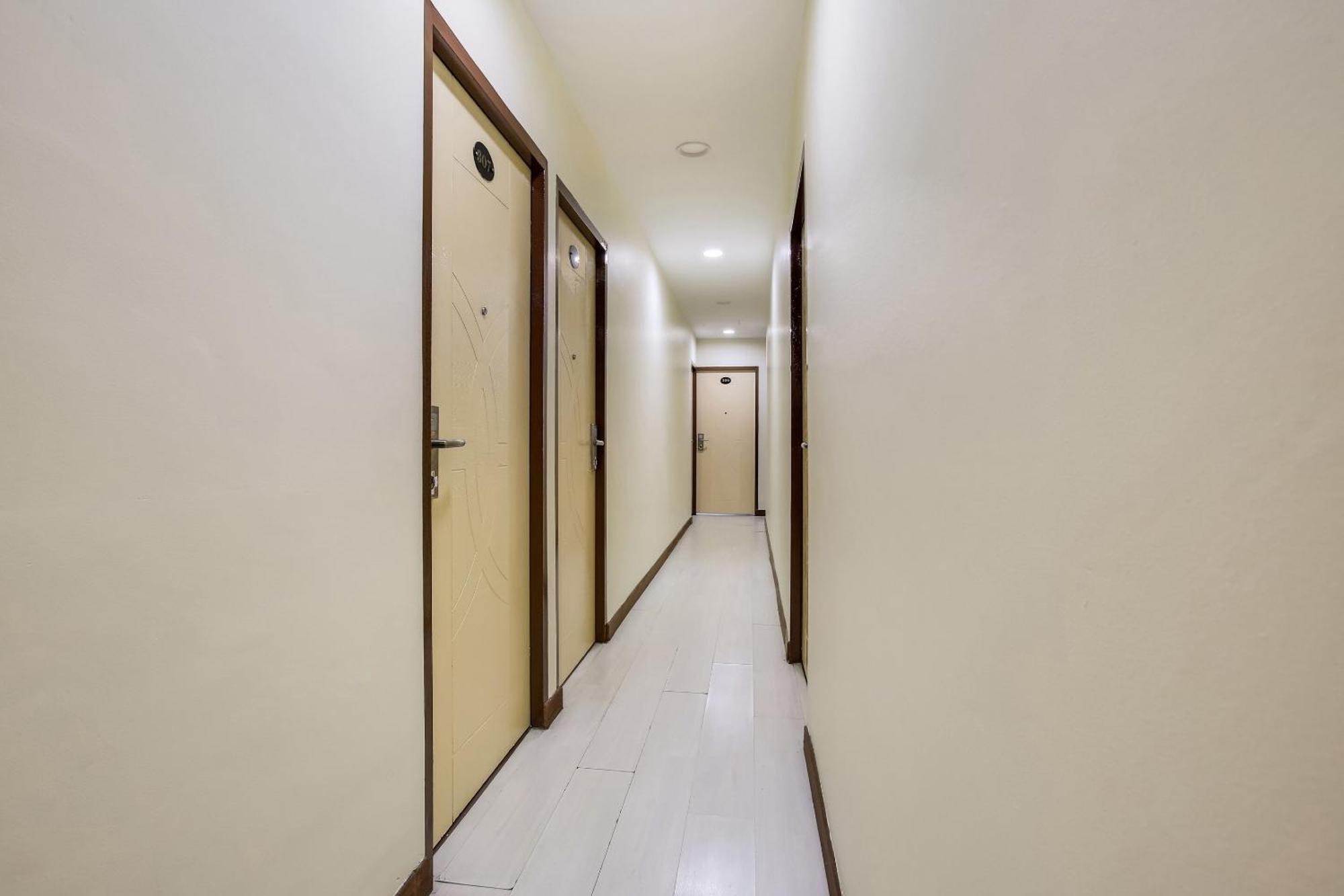 Oyo 90282 Hotel Taj Inn, Seksyen 7 Shah Alam Buitenkant foto